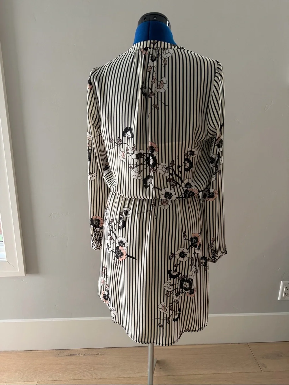 Daniel Rainn No-Iron Tie-Waist Dress Size S - Picture 3 of 5